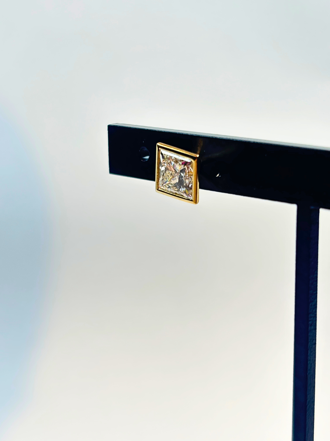 K18/Pt900 ・LGD PURE EDGE スクエアピアス/片耳