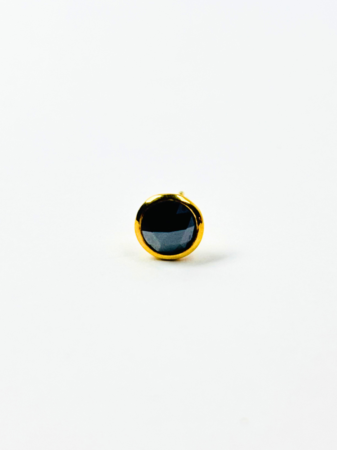 K18・1粒ブラックダイヤピアス/片耳