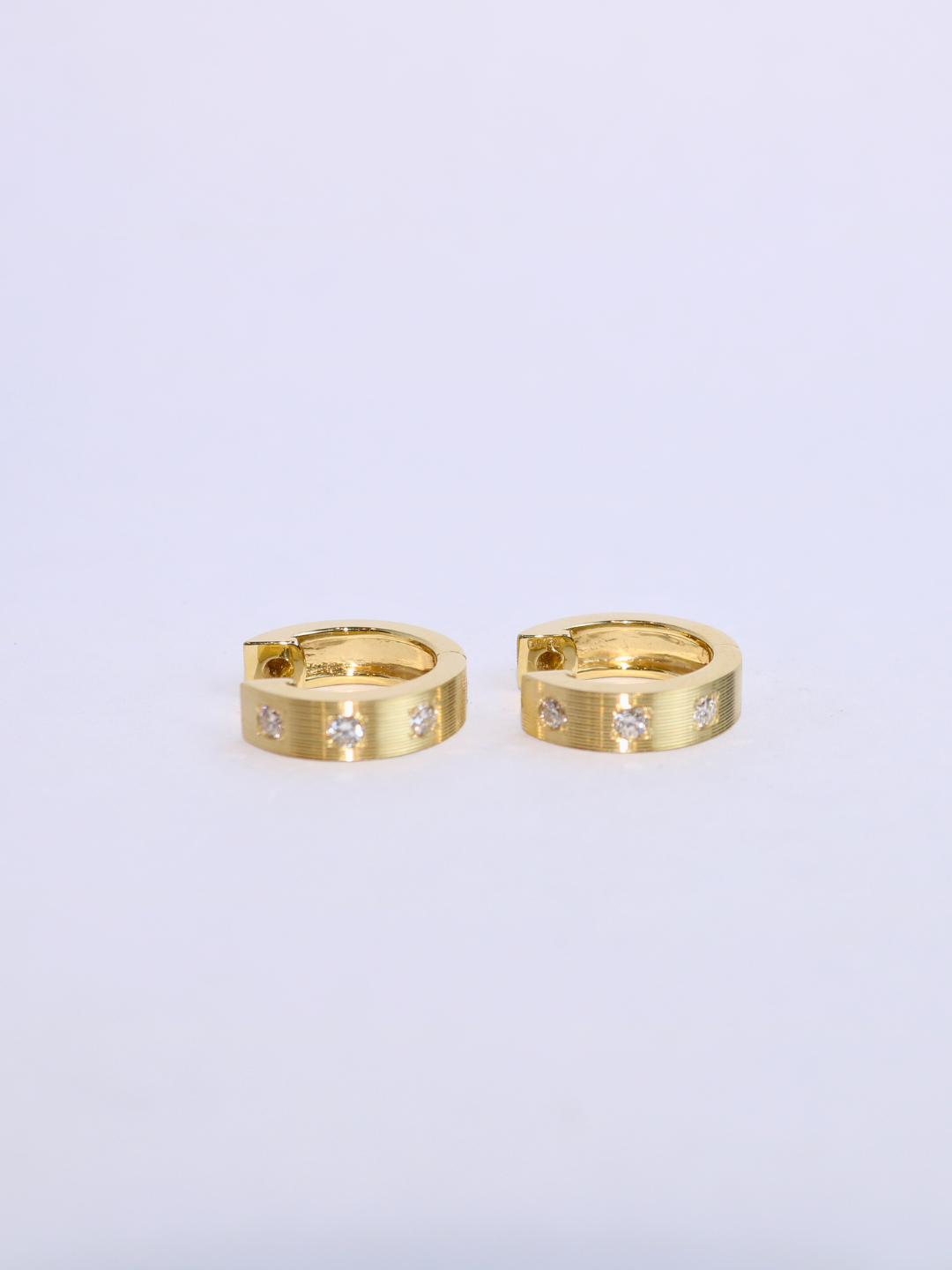 K18・ダイヤブラッシュド フープ ピアス