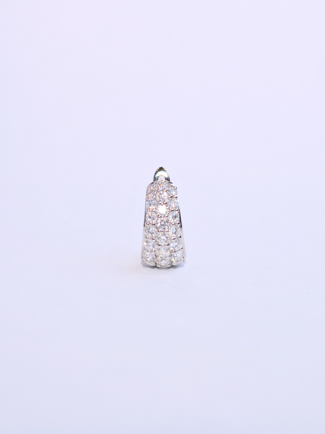 K18・WGダイヤハーフフープピアス
