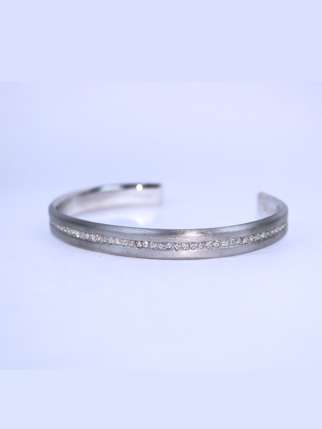 シルバー・バングル