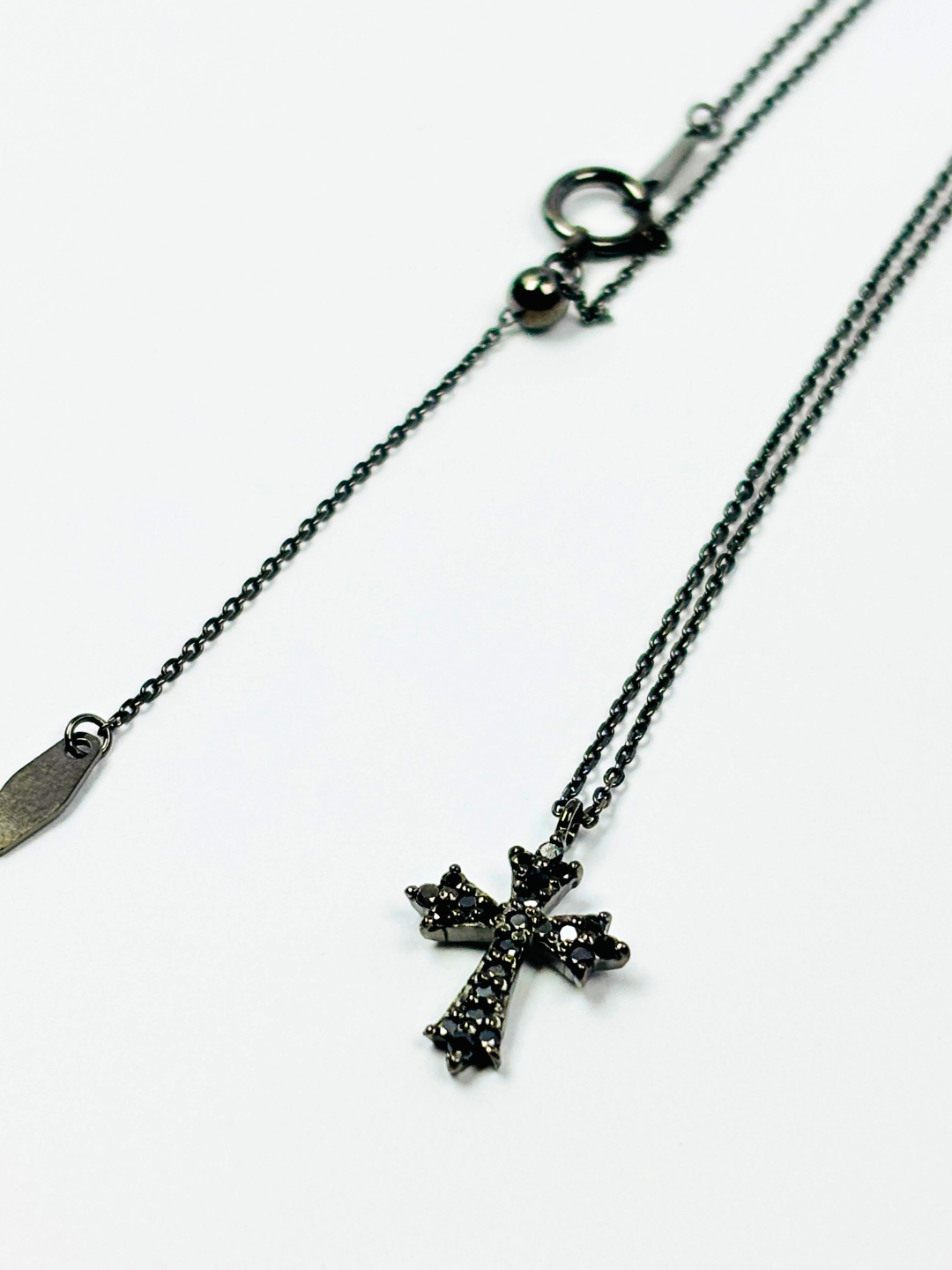 K18WG ブラックダイヤ1.00ct ファセットローズカット クロスネックレス K18WG ブラックダイヤ1.00ct ファセットローズカット クロス