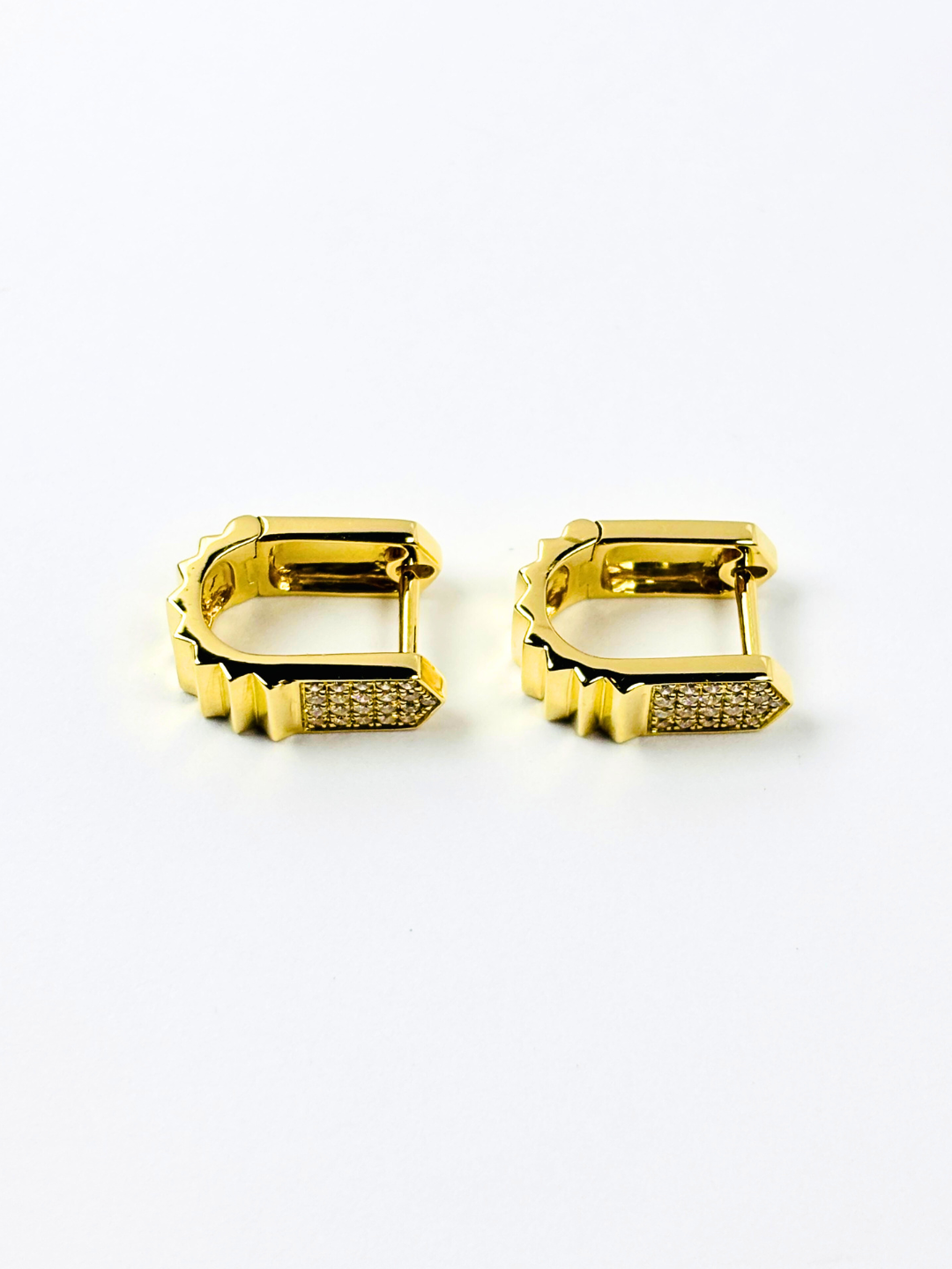 K18・エッジフレームピアス/片耳