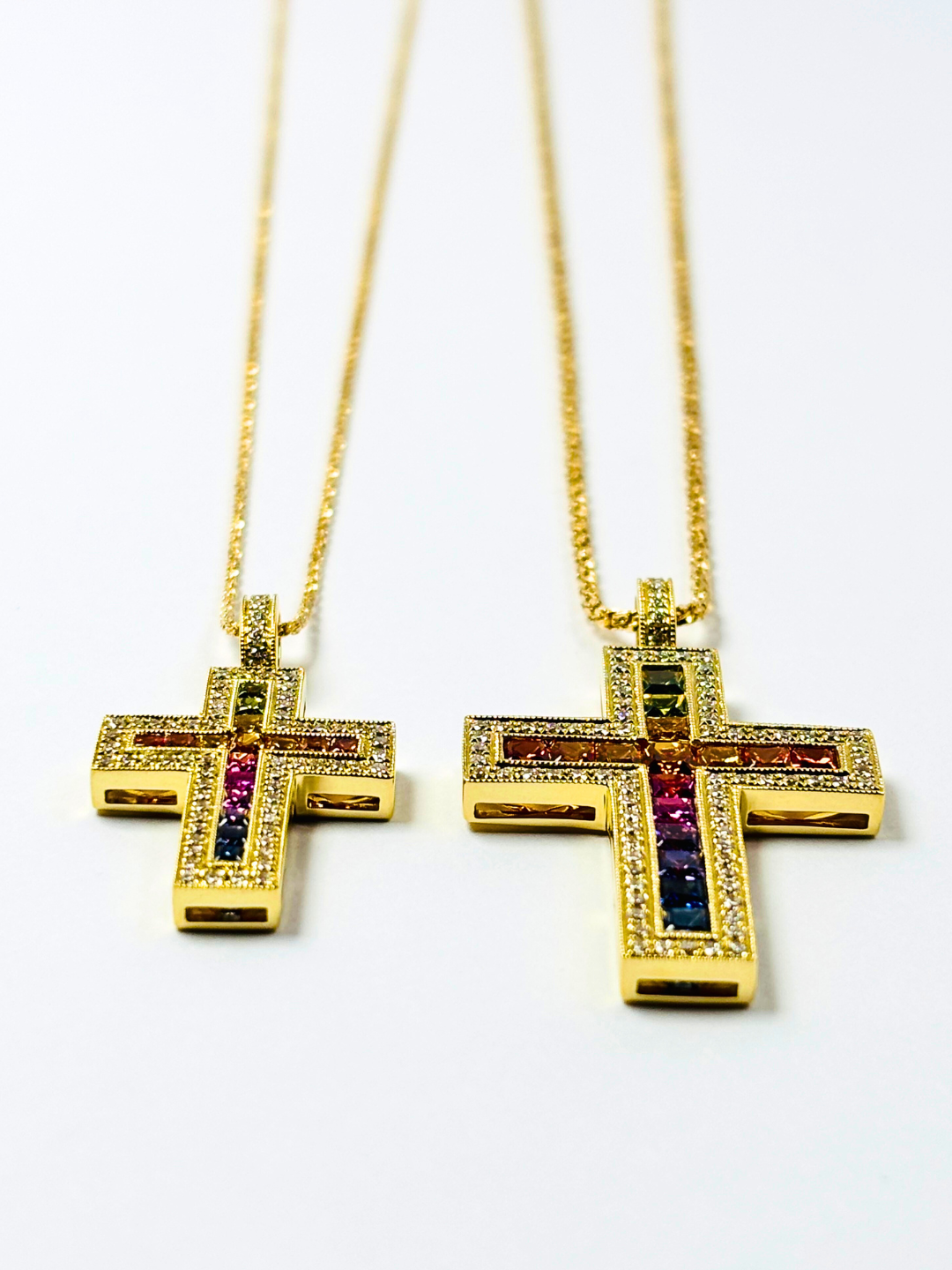 マルチカラー ペンダントトップ Z0154 ゴールドK18 胸元にカラフルな花