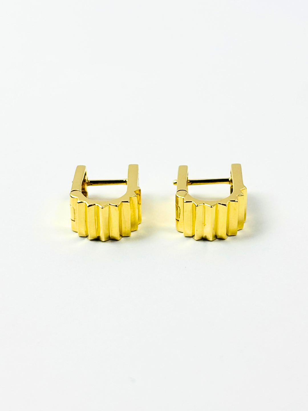 K18・エッジフレームピアス/片耳