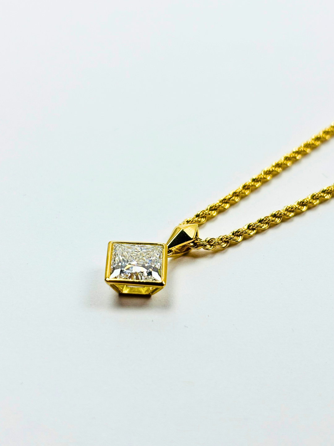 K18・LGD PURE EDGE  スクエアペンダントTOP/2ct