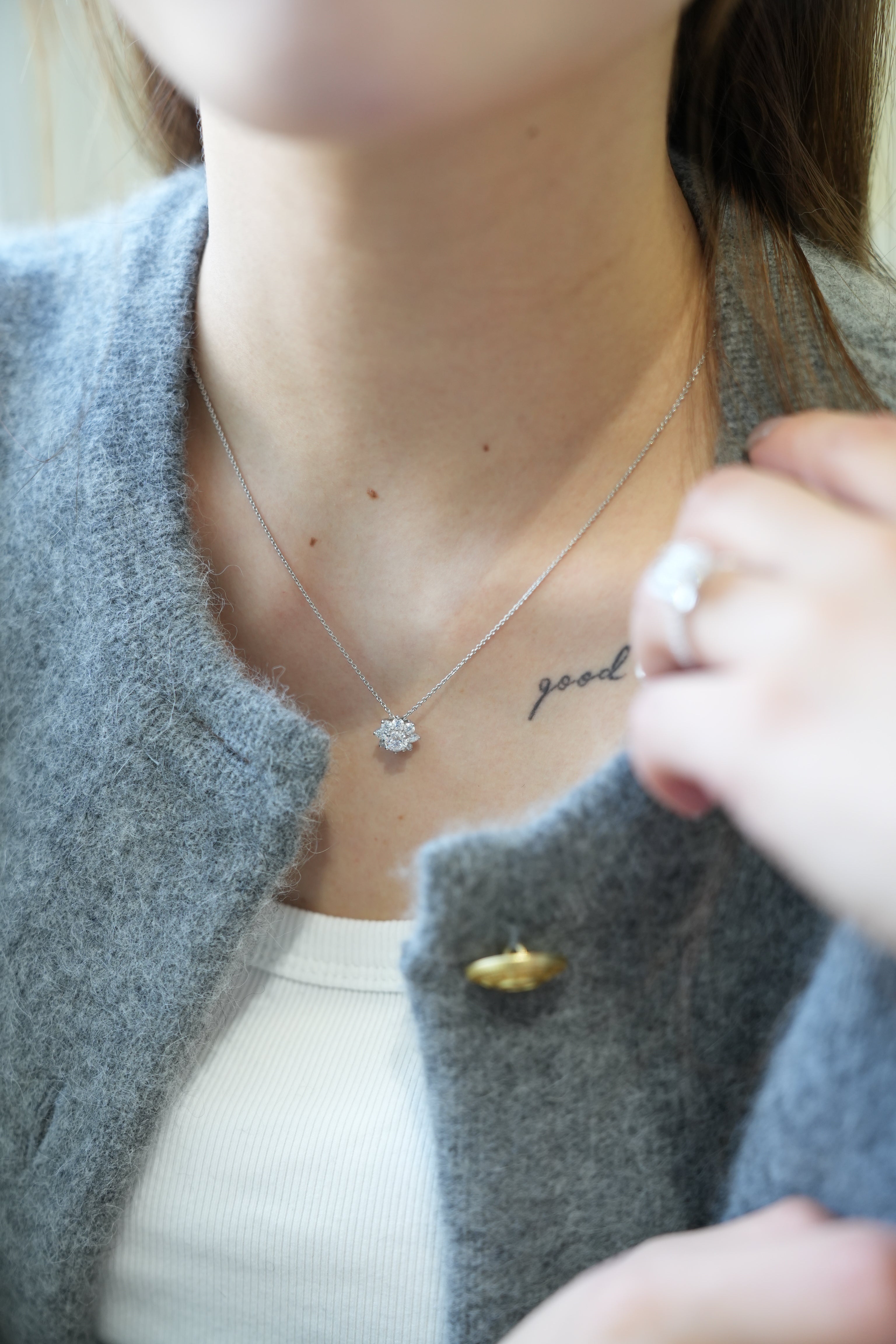 Pt900・フラワーLGDペンダント