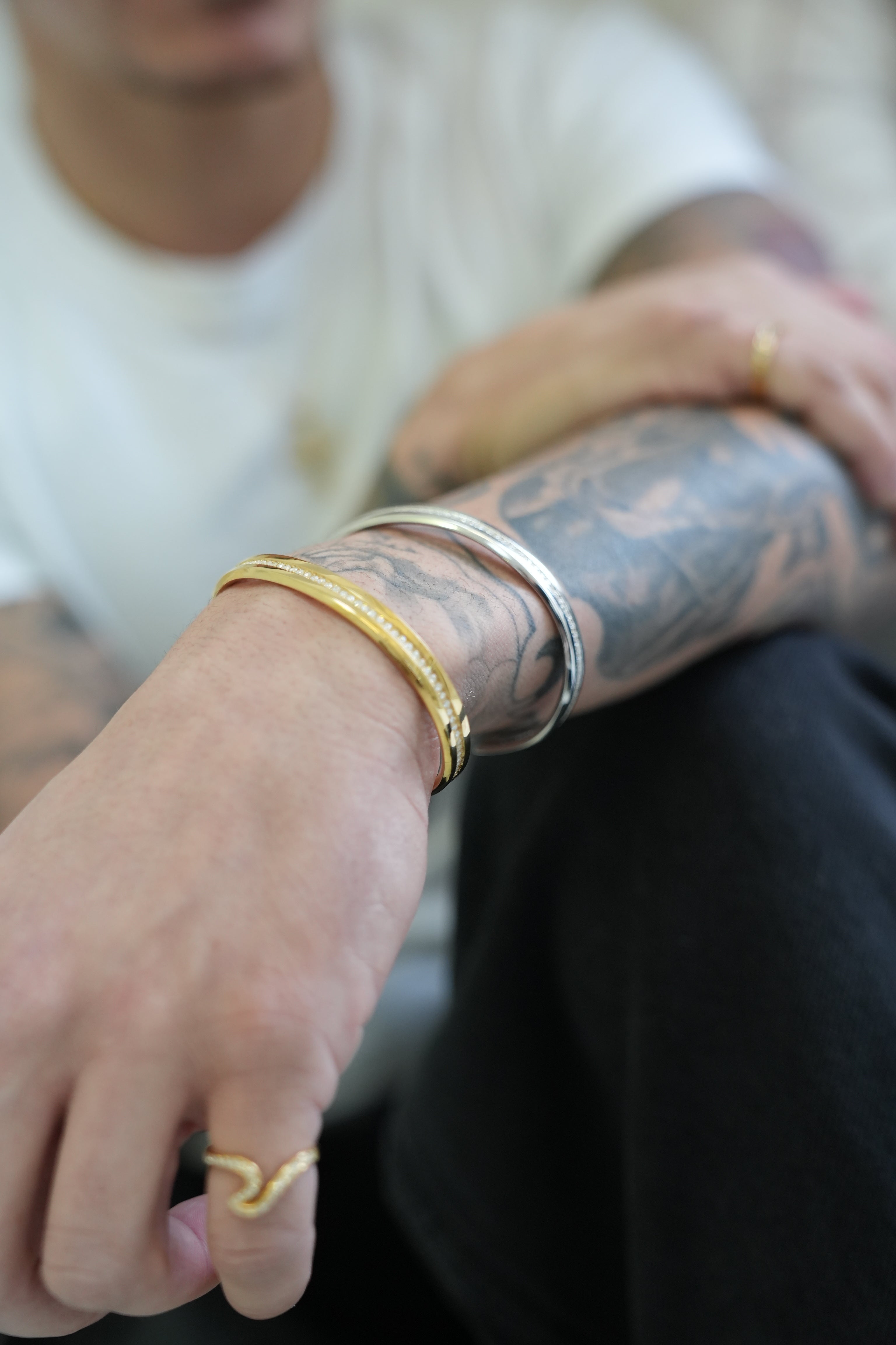 シルバー・バングル