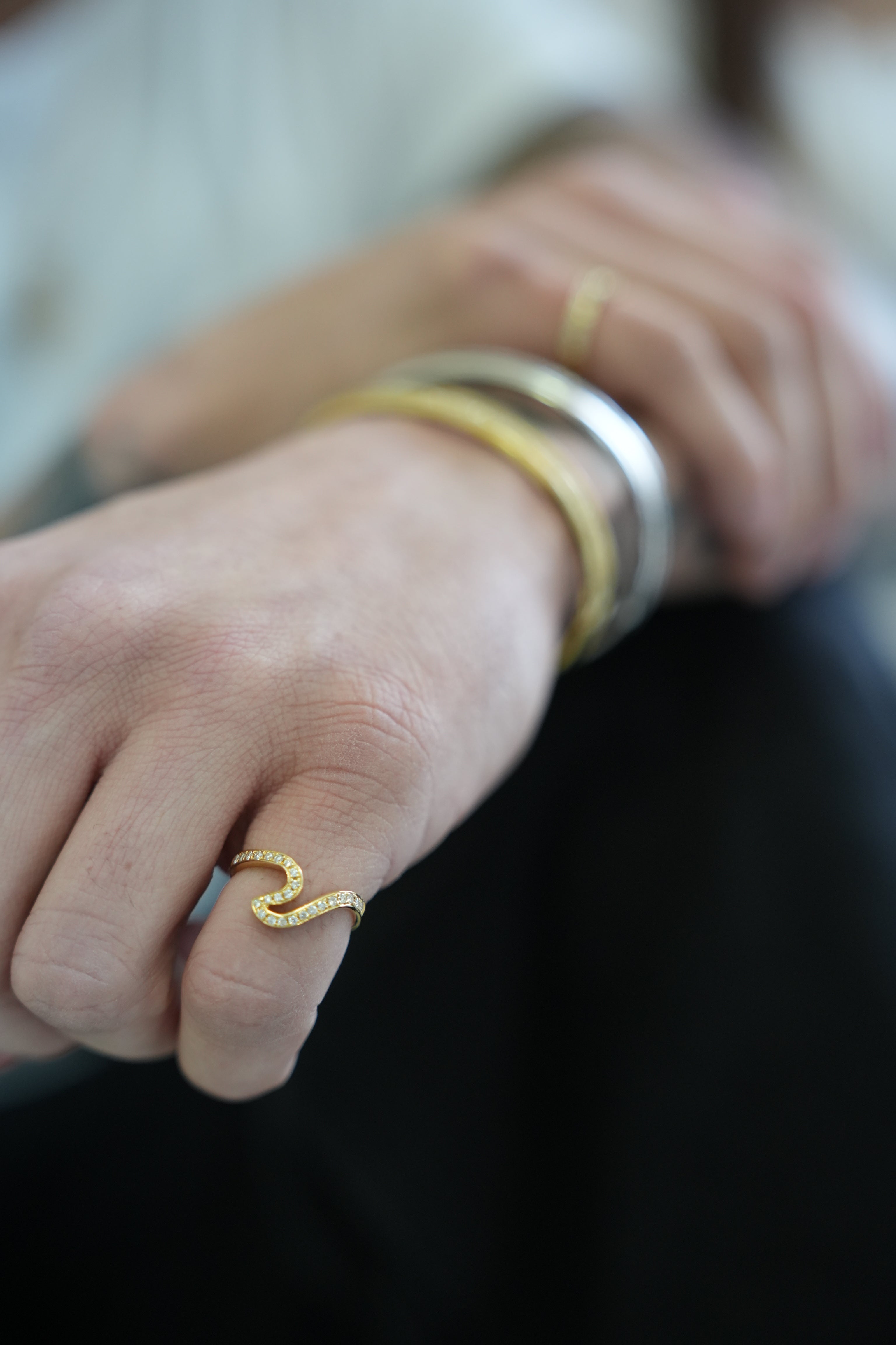 K18×プラチナ×ダイヤモンドリング ウェーブデザイン リング 楽天市場】pt950 ダイヤモンド ウエーブデザインリング【0.2ct】【送料