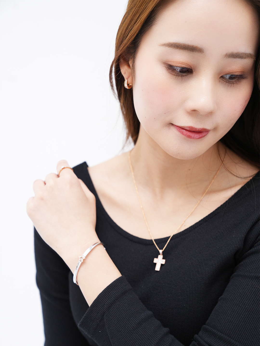 K18・テーパードダイヤフープピアス/片耳