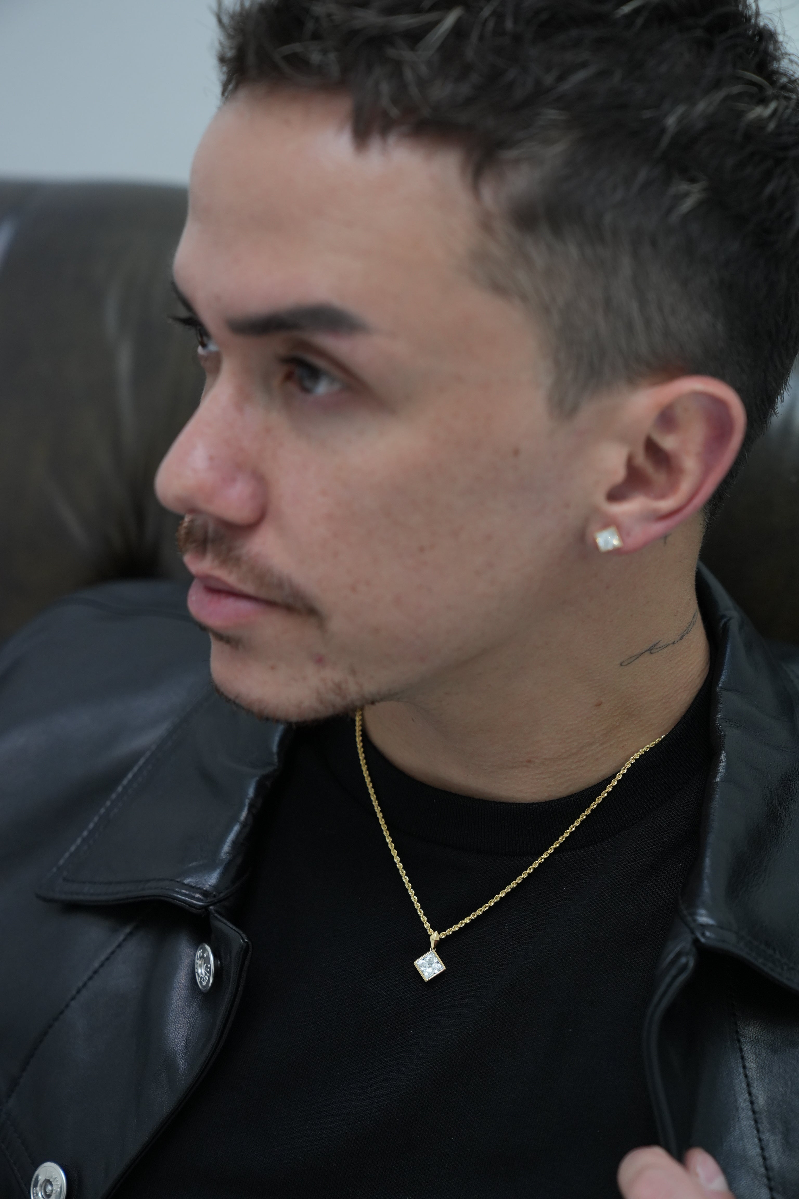 K18・LGD PURE EDGE スクエアペンダントTOP/2ct – ex'position